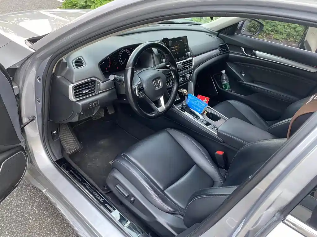 Honda Accord — миниатюра 9