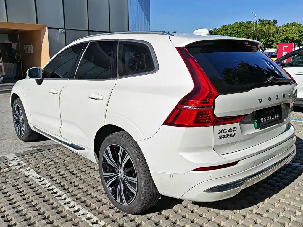 VOLVO XC60 PLUG IN HYBRID