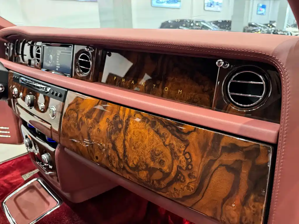 Rolls-Royce Phantom — миниатюра 15