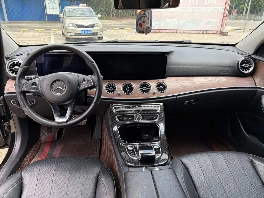 Mercedes-Benz E-Class — миниатюра 9