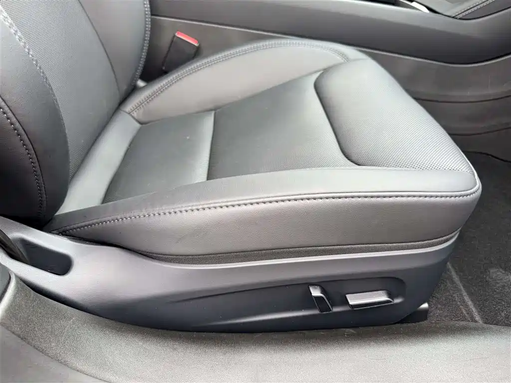 Tesla Model 3 — миниатюра 33