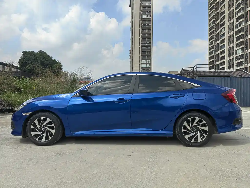 Honda Civic — миниатюра 6
