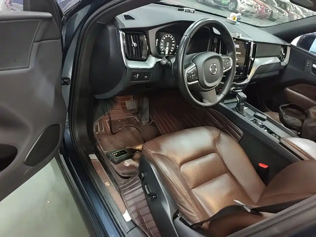 Volvo XC60 — миниатюра 16