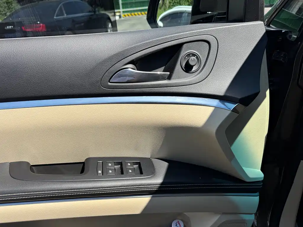 Buick GL8 2023 652T Luxury