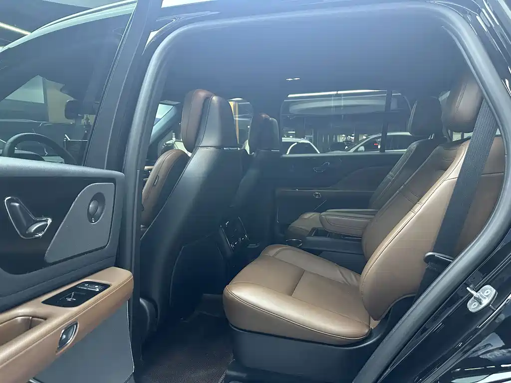 Lincoln Aviator — миниатюра 10