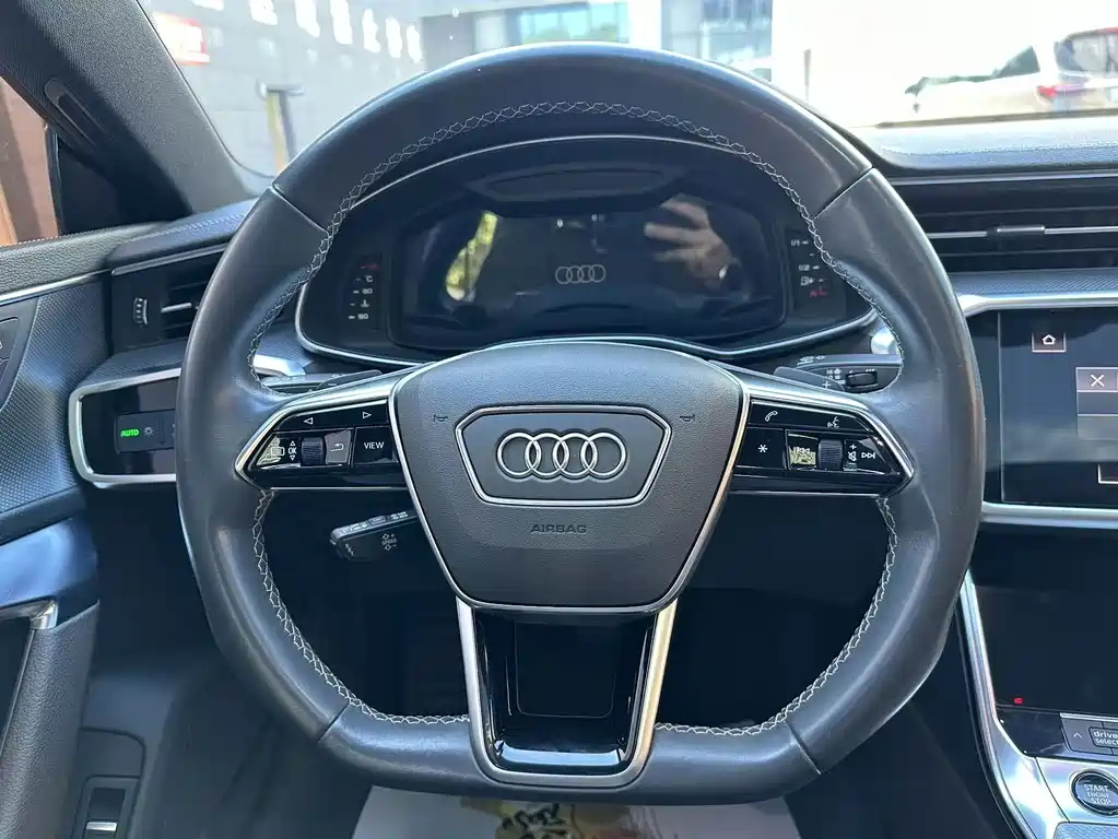 Audi A7L — миниатюра 11