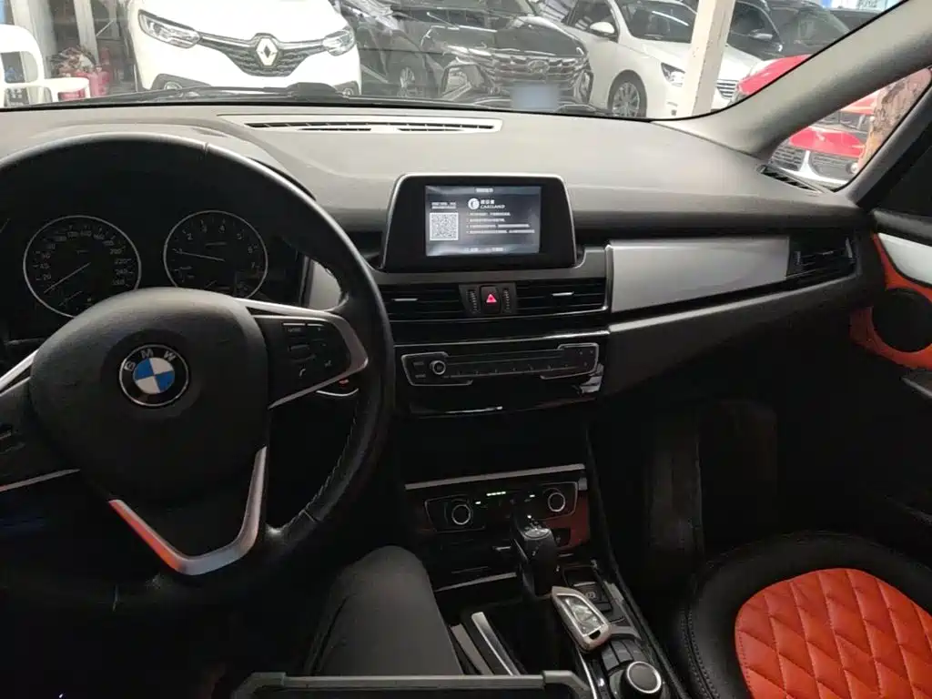 BMW 2 Series Active Tourer — миниатюра 10