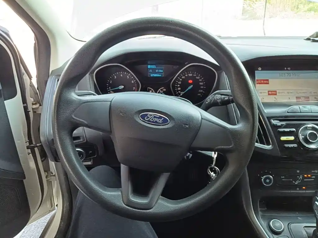 Ford Focus — миниатюра 11