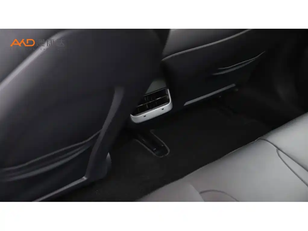 Tesla Model 3 — миниатюра 9