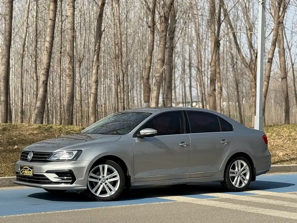 Volkswagen Sagitar 2018