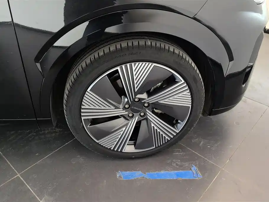 Lynk & Co 08 EM-P 2023 120km Halo