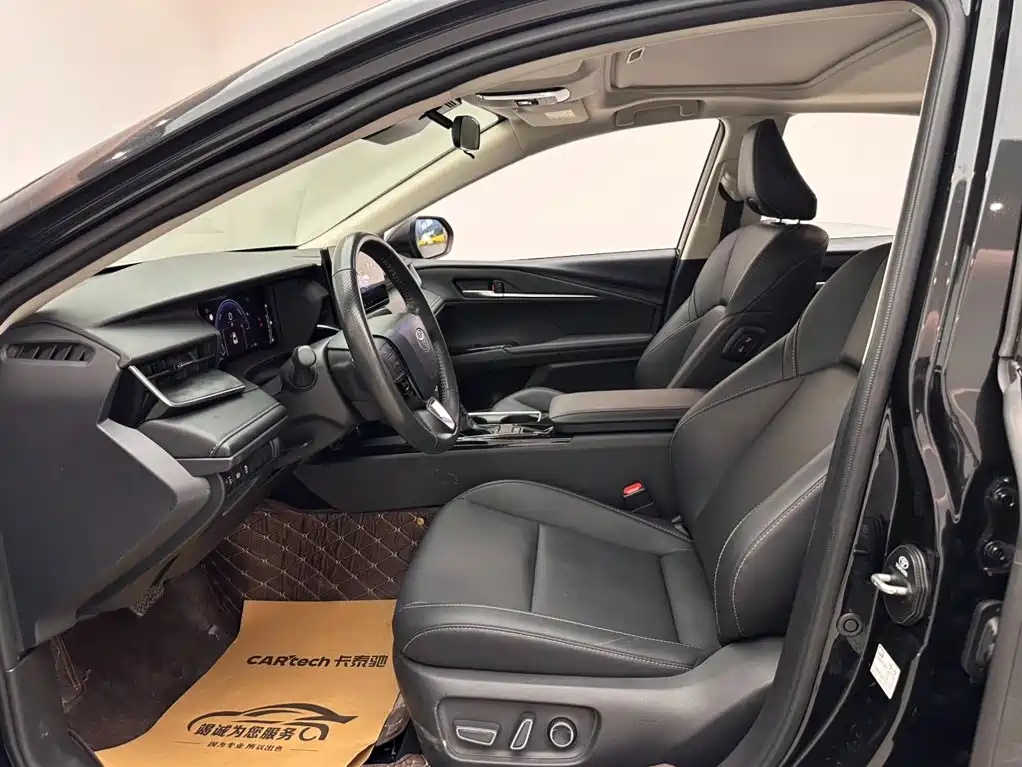 Toyota Camry — миниатюра 8