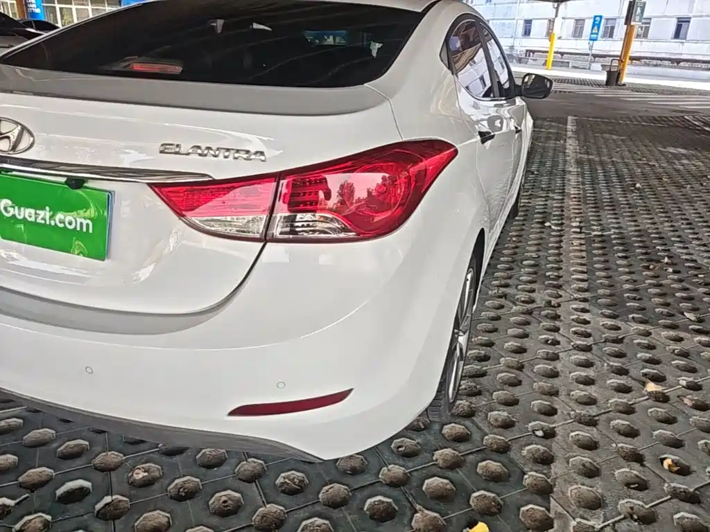 Hyundai Elantra Langdong — миниатюра 8