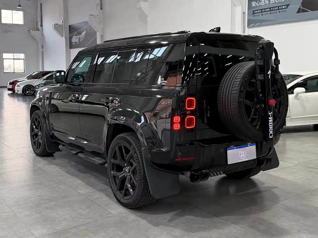 Land Rover Defender — миниатюра 4