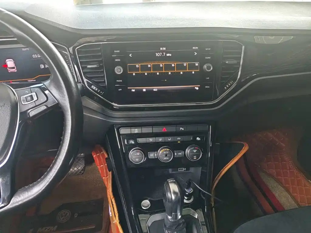 Volkswagen T-Roc — миниатюра 13