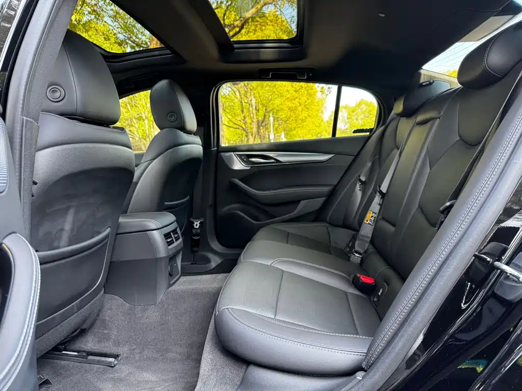 Cadillac CT5 — миниатюра 6