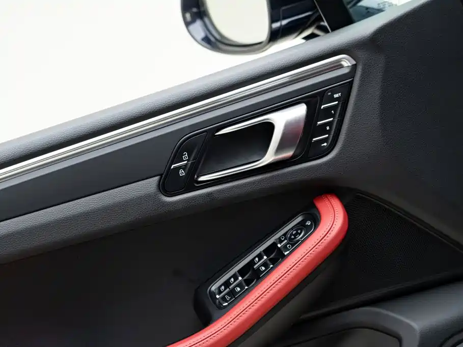 Porsche Macan — миниатюра 15