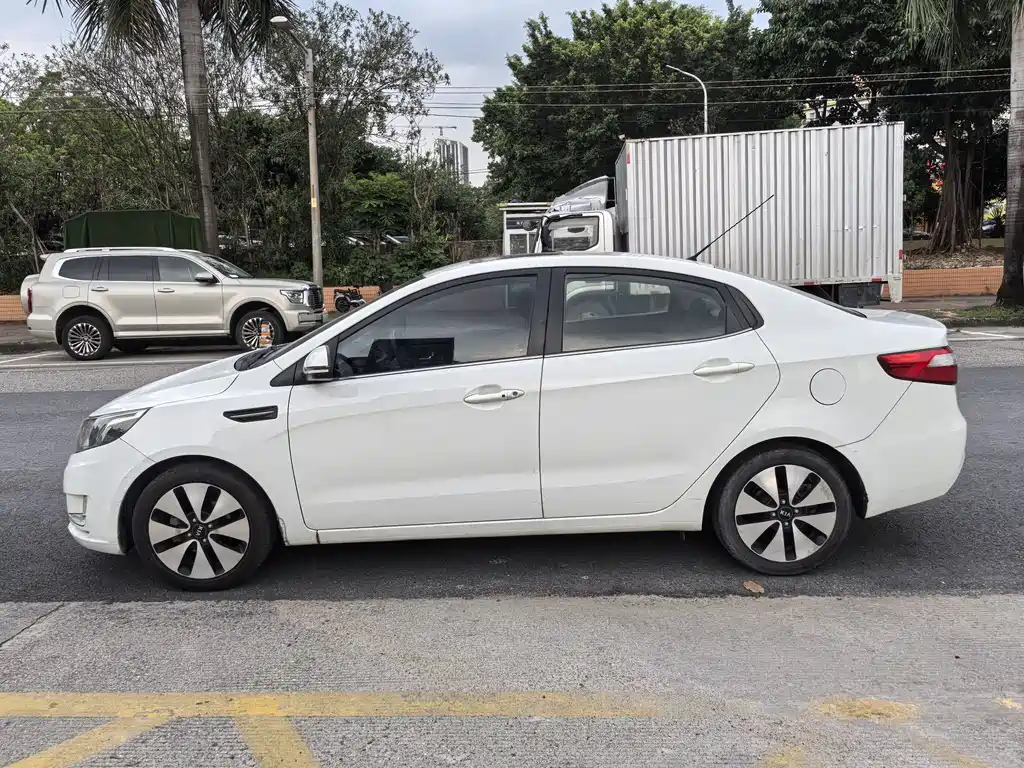 Kia K2 2012 1.6L AT Premium