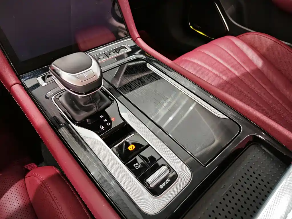 Hongqi Hongqi H5 — миниатюра 7