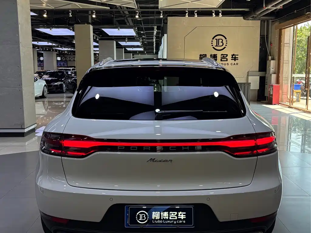 Porsche Macan — миниатюра 5