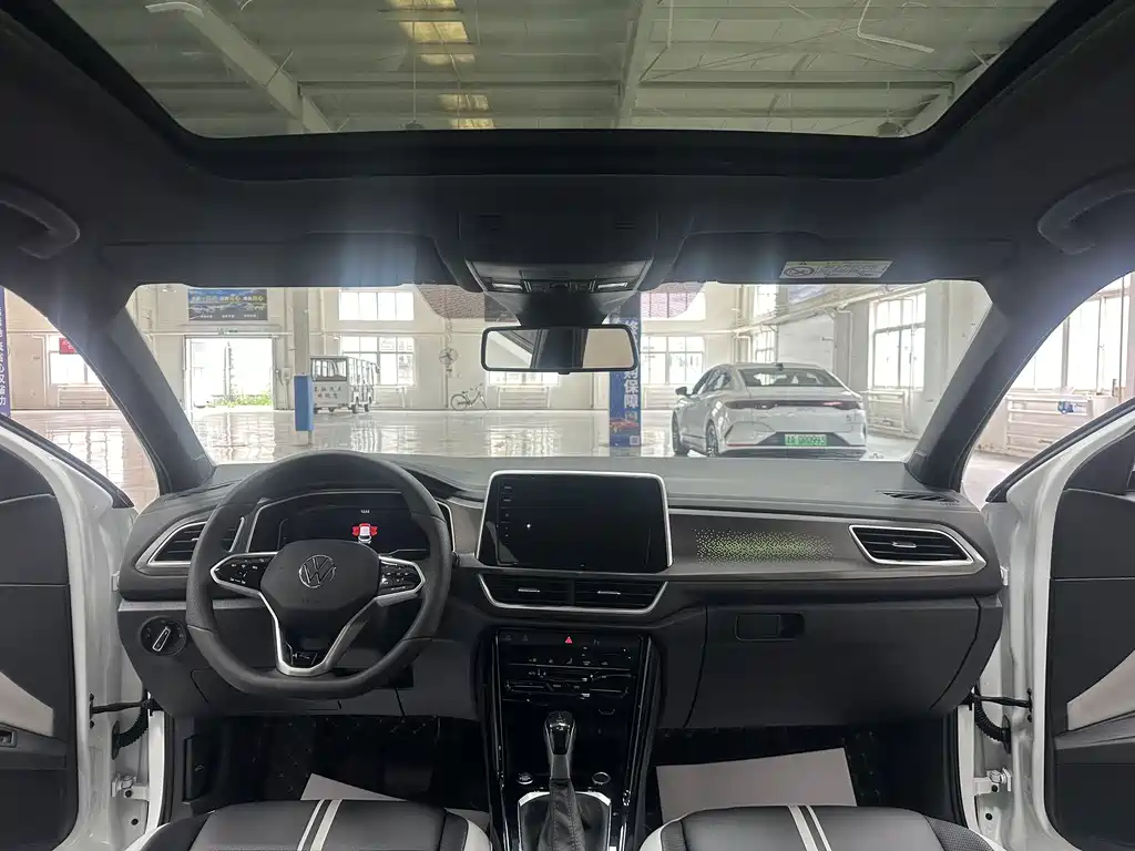 Volkswagen T-Roc 2025 300TSI DSG
