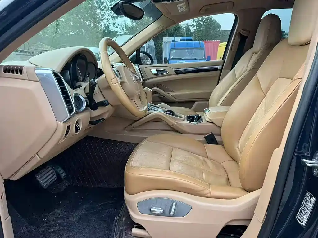 Porsche Cayenne — миниатюра 4