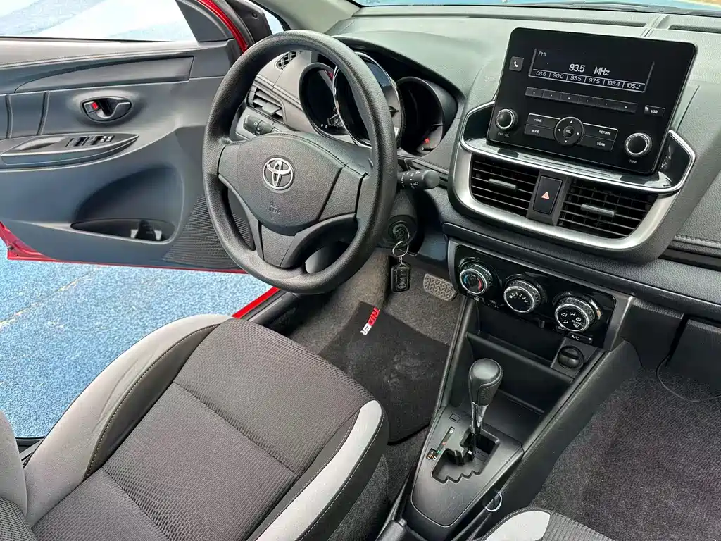 Toyota Yaris L — миниатюра 8