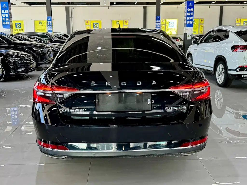Skoda Superb — миниатюра 11