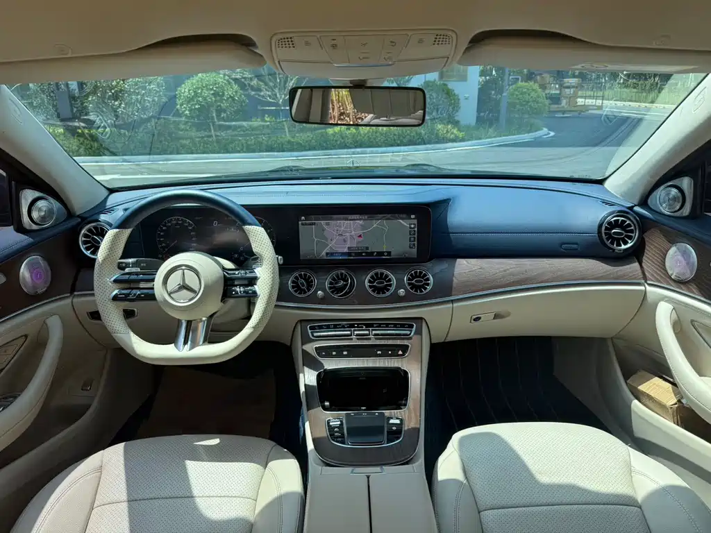 Mercedes-Benz E-Class — миниатюра 5