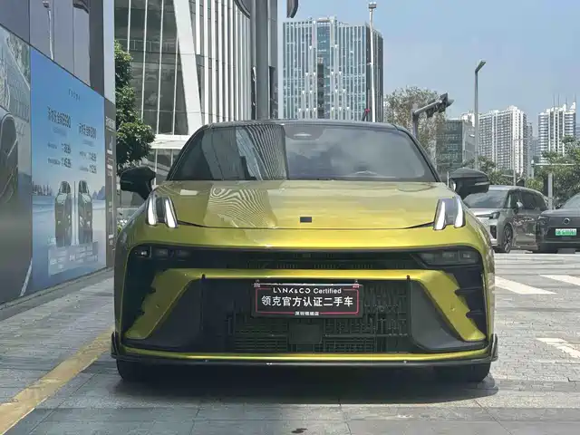 Lynk & Co 03