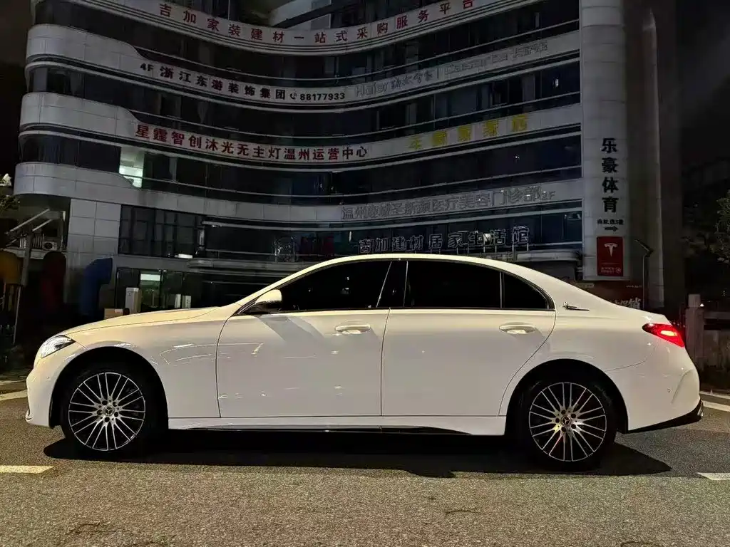 Mercedes-Benz C-Class — миниатюра 3