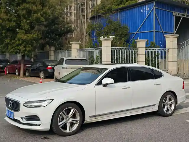 2019 Volvo S90