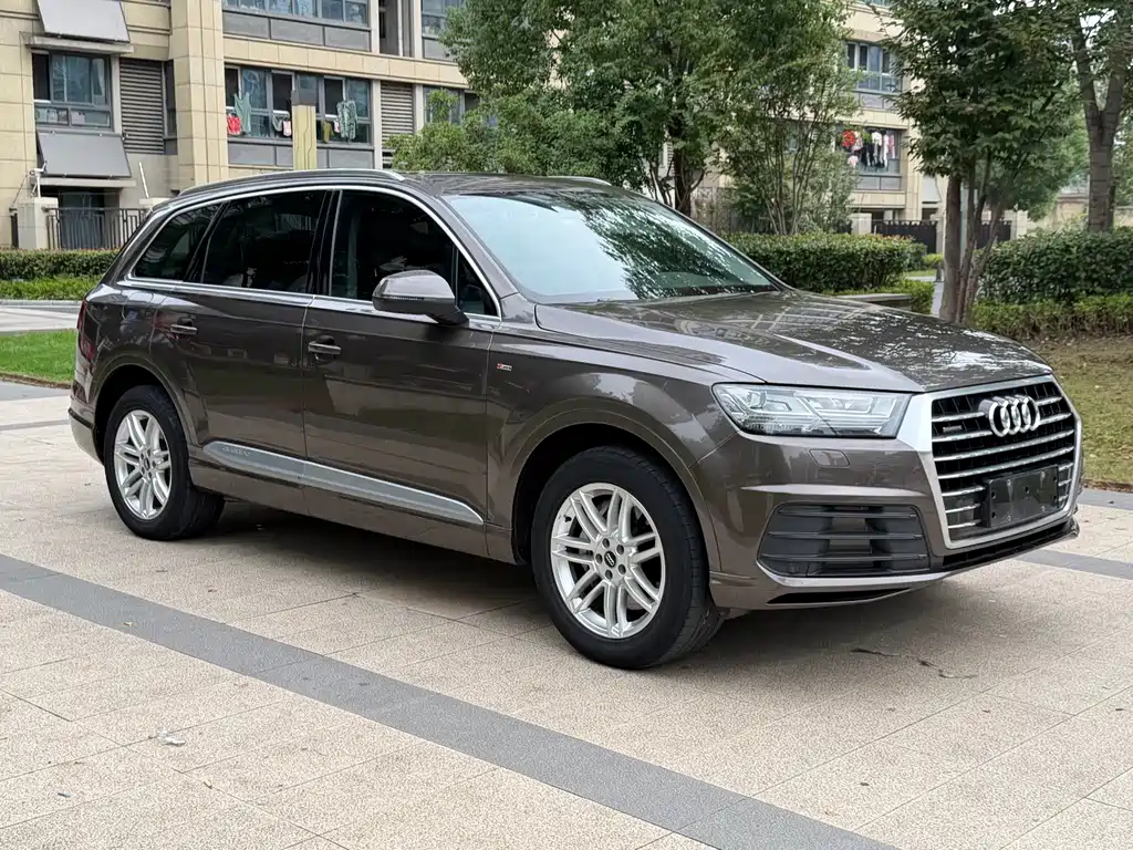 Audi Q7 — миниатюра 3