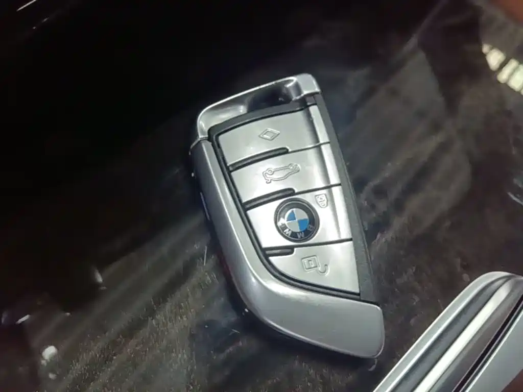 BMW 5 Series — миниатюра 9