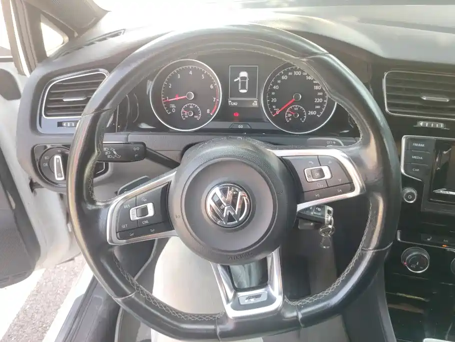 Volkswagen Golf — миниатюра 15