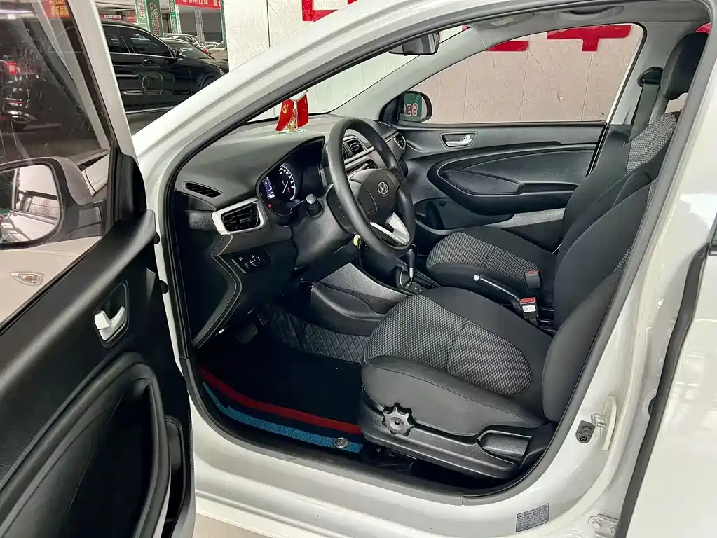 Hyundai Verna — миниатюра 4