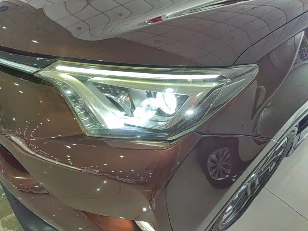 Toyota RAV4 — миниатюра 24