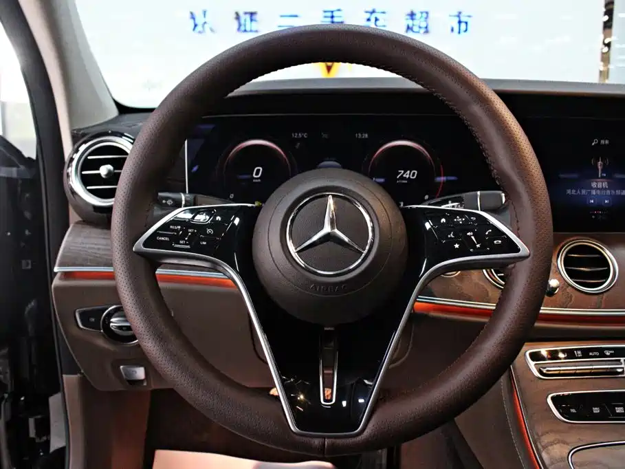 Mercedes-Benz E-Class — миниатюра 5