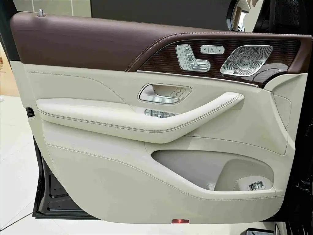 Mercedes-Benz GLS — миниатюра 19