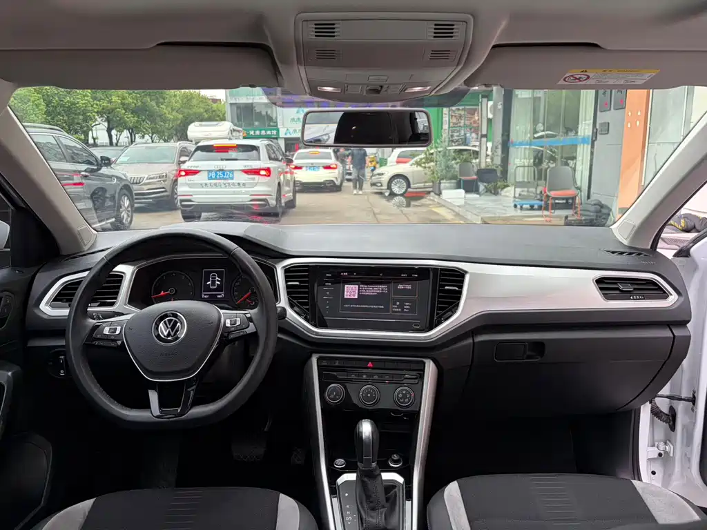Volkswagen T-Roc — миниатюра 11
