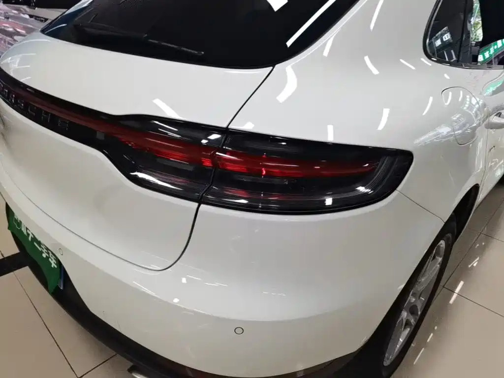 Porsche Macan — миниатюра 8