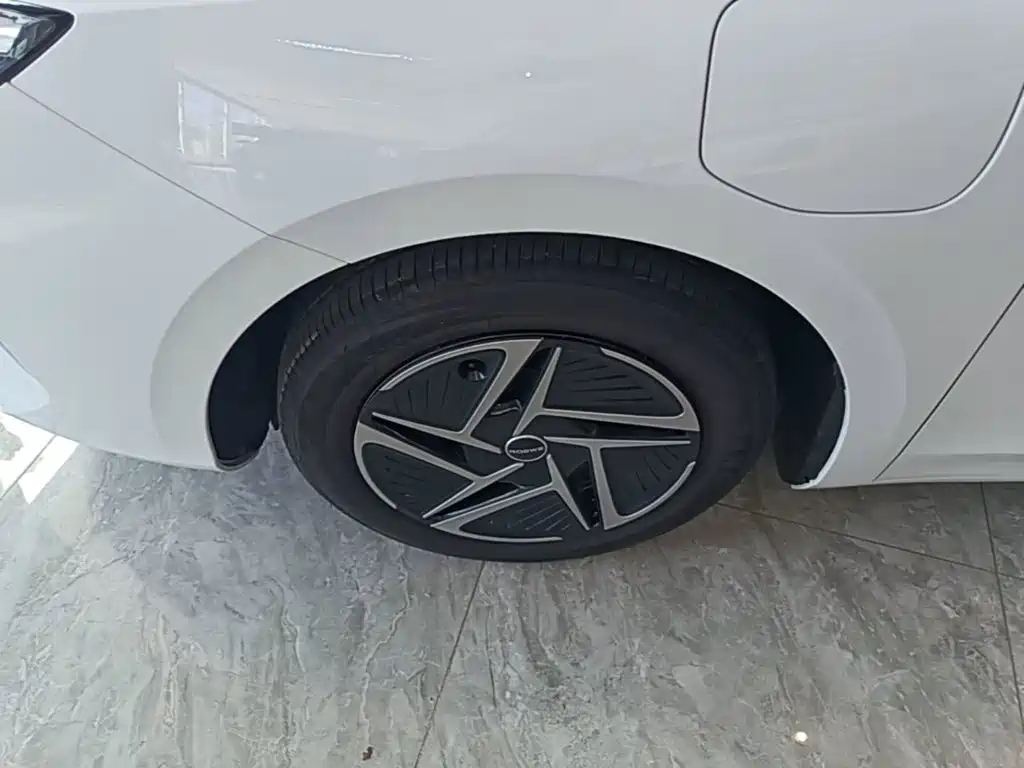 Roewe D6 — миниатюра 23