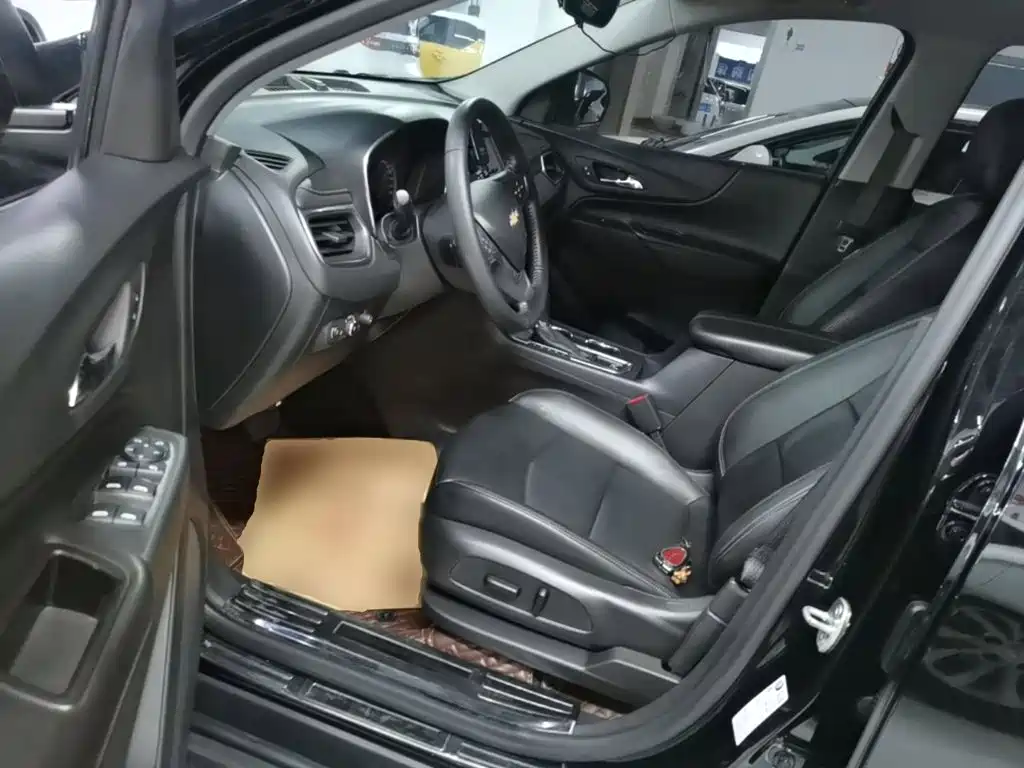 Chevrolet Equinox — миниатюра 15