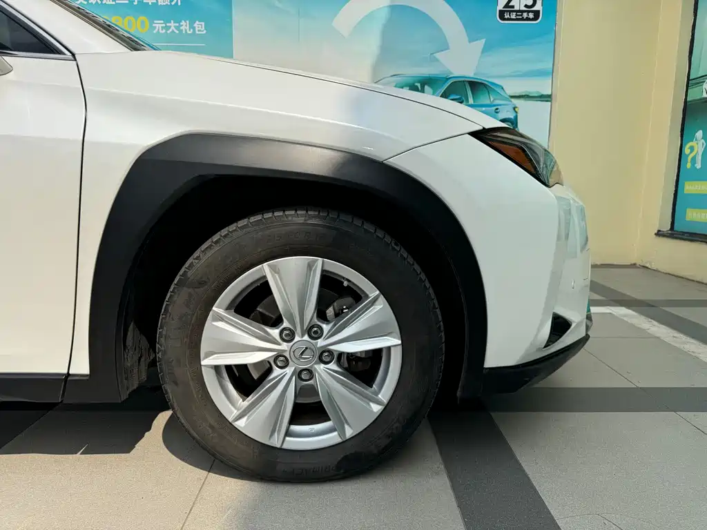 Lexus UX — миниатюра 7