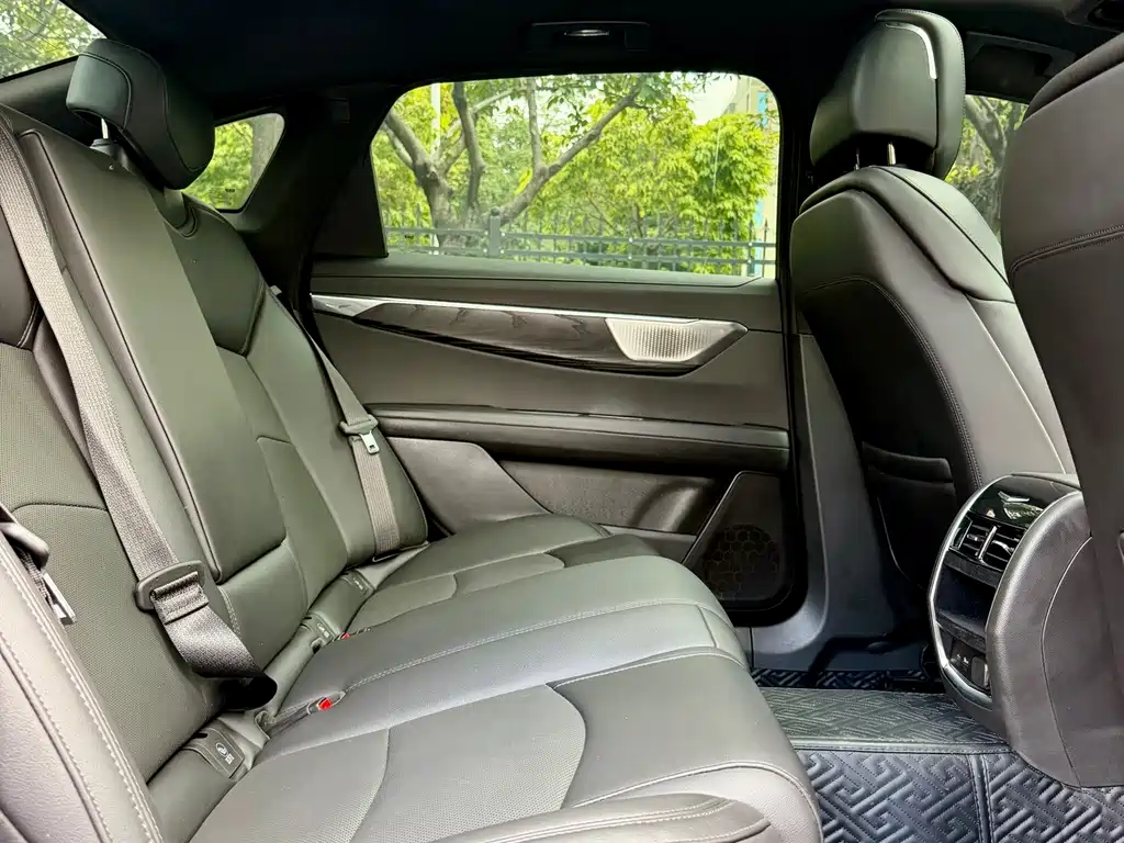 Cadillac CT6 — миниатюра 13