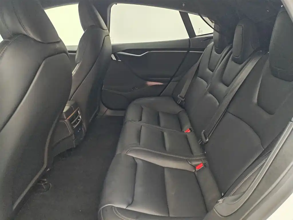 Tesla Model S — миниатюра 5