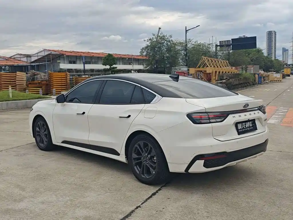 Ford Mondeo — миниатюра 10