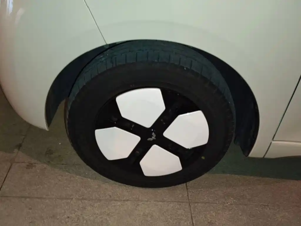 Wuling MINIEV — миниатюра 25