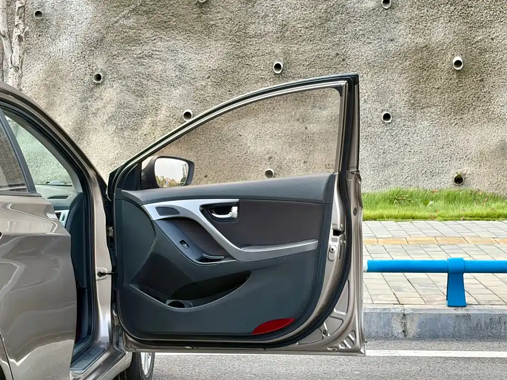 Hyundai Elantra Langdong — миниатюра 34