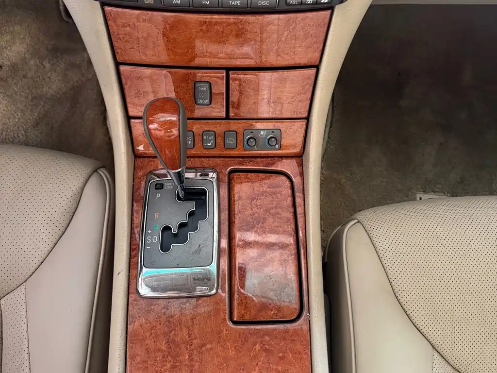 Lexus LS — миниатюра 10